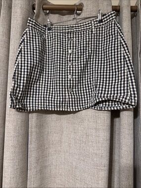 Black and White Gingham Button-Front Mini Skirt - size 31